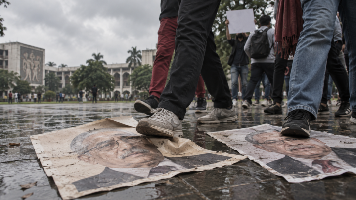 Jinnah, Ghulam Azam photos trampled in DU protest
